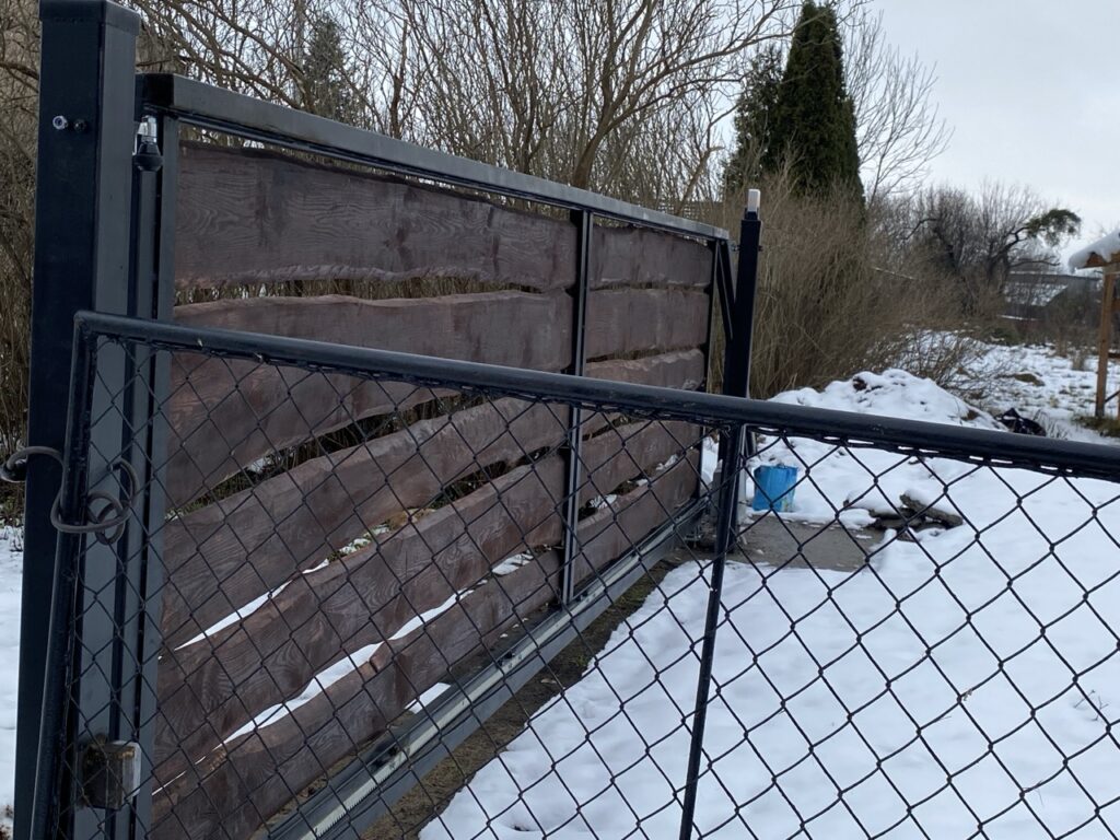 fragment bramy wjazdowej